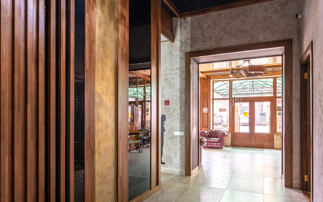 Ani Hotel