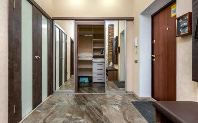 АПАРТАМЕНТЫ REHOME24 на 20 этаже c балконом