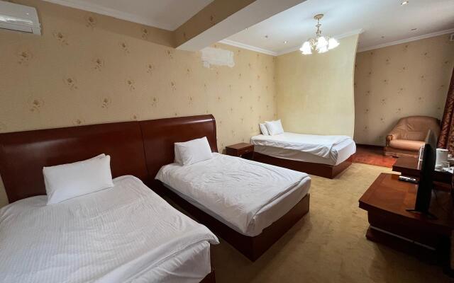 Hotel Luxurious
