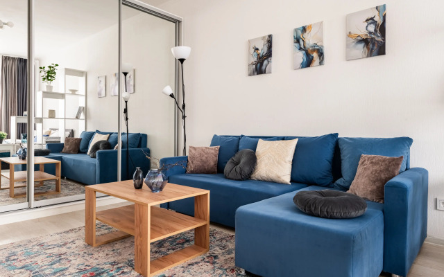 Vidovaya s balkonom na solnechnoj storone Flat