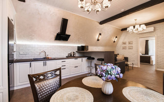 Kirova Avenue, 37 Apartments