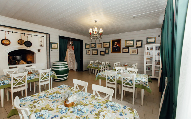 Hotel Rostovskiy