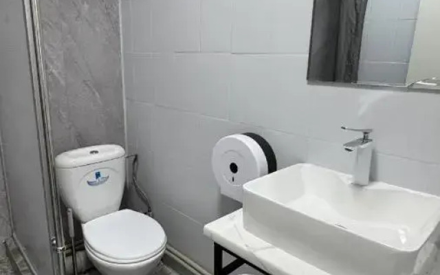 Luchshiy Sayakhat Hostel