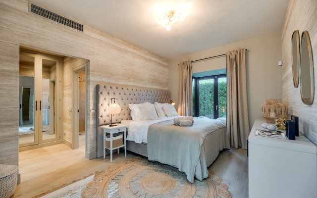 All About Villa La Boheme
