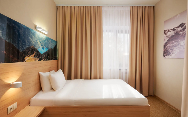 AurA Aquarelle Hotel