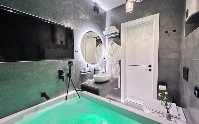 Apartamenty UHIKAL'̱NAA STUDIA S MINI-BASCEJHOM NA DVOIH!