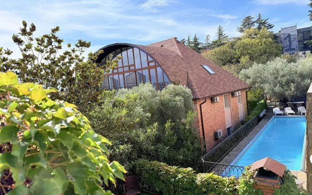 Частный дом у моря Cолнцe Ялты этаж под ключ