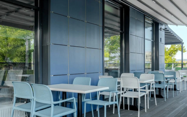 Отель Солнце и море