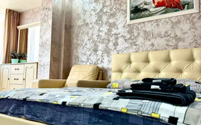 Zeyskaya 220 flat