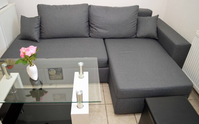 Lorabel Apartment House