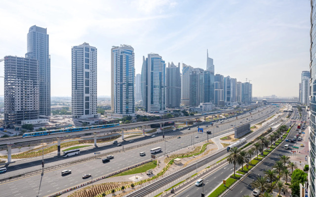 Marcopolo - Lavish 2BR next to Metro & Tram Apartments