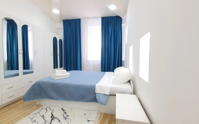 Trekhkomnatnye S Shikarnym Vidom Na Bayterek 251 Apartments