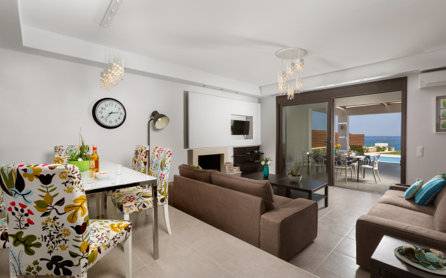 Antonoglou Beach Villa