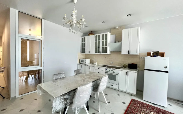 Na Naberezhnoy Pushkina, 17litb Apartment