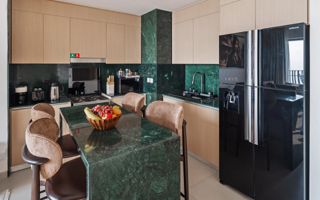 Elegant 2-Bedroom Apartment in Dubai Creek Harbour, Apartments