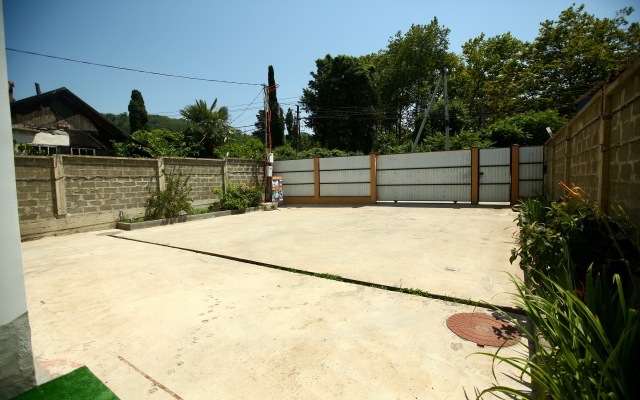 TK's House Guest House