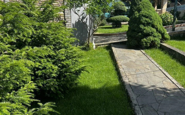 Na Ulitse Batayskoy 10a Private house