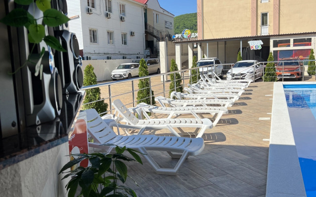 Golden Plaza Hotel