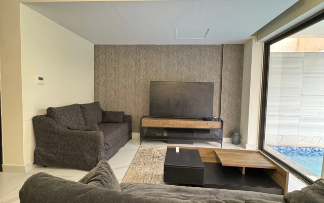 Ground Floor 3 Bedroom Apartment With Private Pool