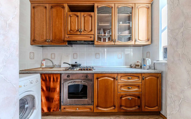 V Tikhom Tsentre Park Chelyuskintsev 4 Kom.kv. Flat