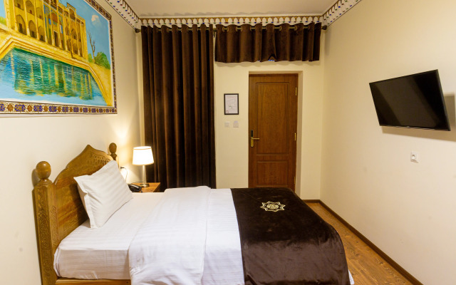 Hotel Iman