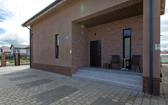 Studiya s Terrasoy Private House