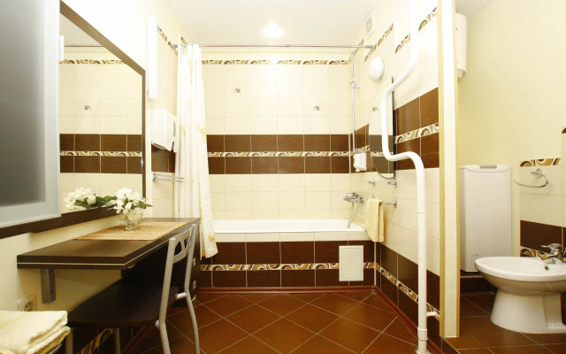 Alt lyuks (054) Apartments
