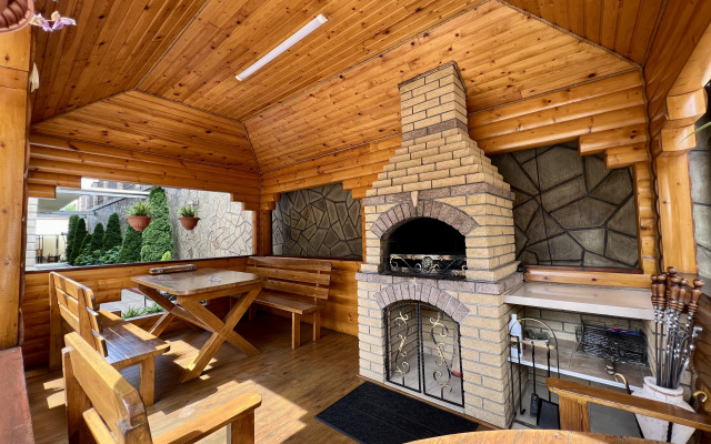 Zolotoy Lev Guest House