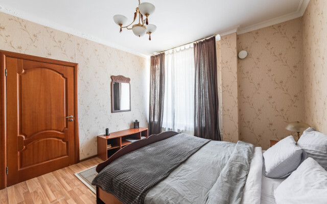 Апартаменты у Крейсера Авроры и Финляндского Вокзала