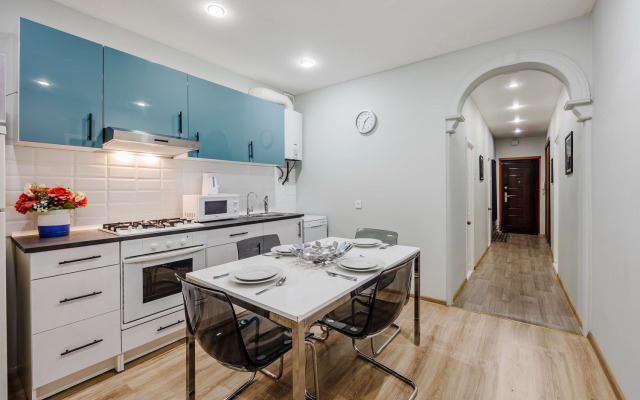 Апартаменты SpbStay с тремя спальнями на Рубинштейна 25