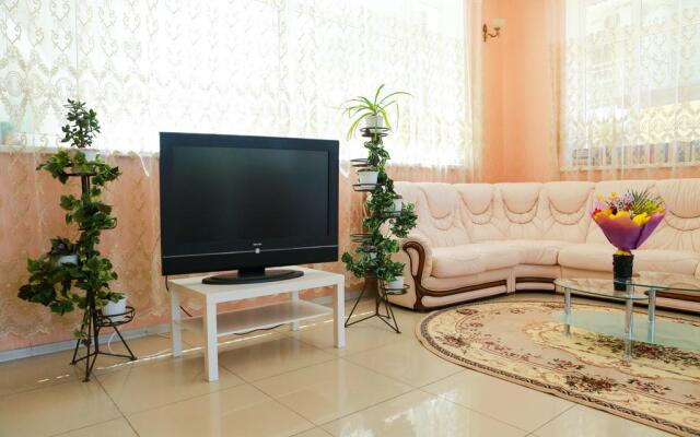 Love Story Hotel