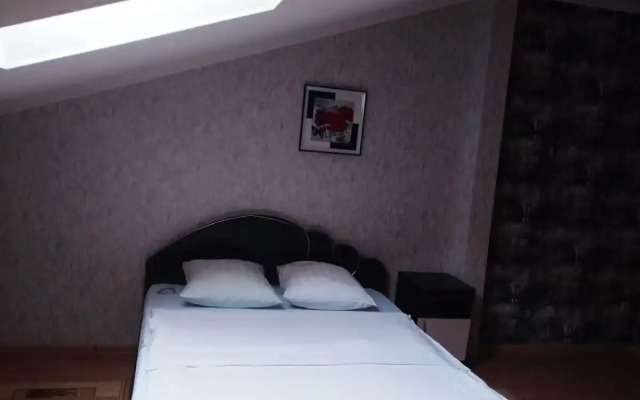 Hotel-Hall Hotel