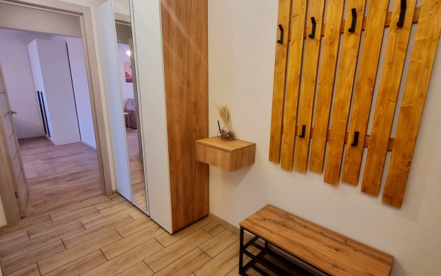 Dvukhkomnatnaya v tikhom rayone i blizko k metro Flat