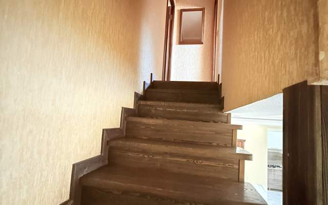 Castnyj dom s saunoj i bassejnom v kurortnoj zone
