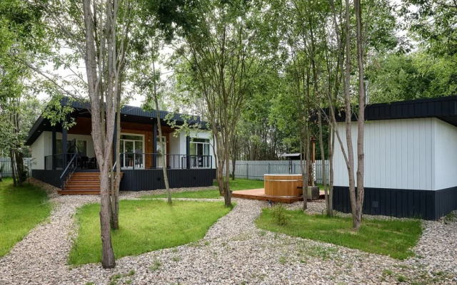 Point 486 Medovyj Guest House
