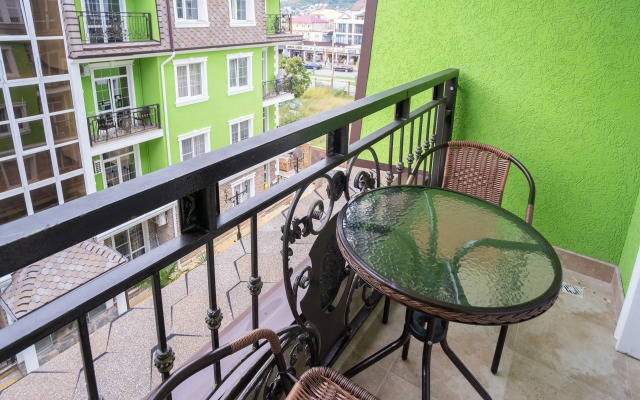 Red Apartments Art Layt Siti Remark Apartments