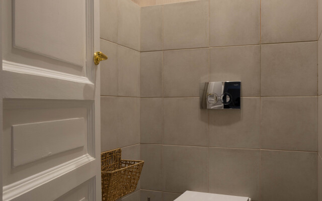 MyhomeYourhome Na Vereyskoy 2/60 Apartments