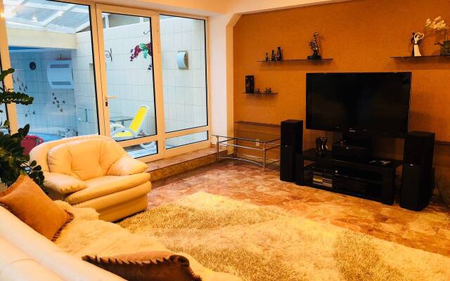 Частный Дом В Тропическом Саду