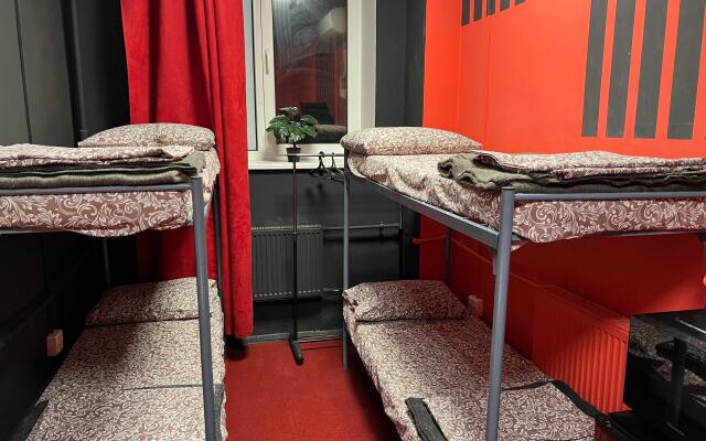 V Pitere Zhit Hostel