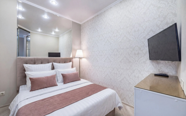 Апартаменты Admiral nearby Hilton 1