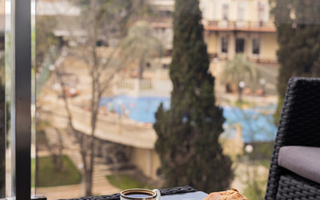 Апартаменты Двухкомнатные апартаменты с балконом в Светлана-парк