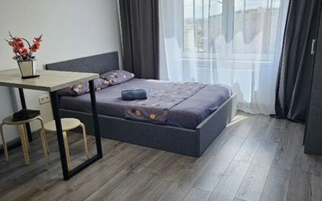 Квартира cтудия в новoм домe c новым ремонтoм