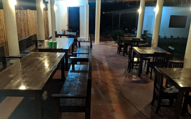 Funny Jellyfish Resort Hostel