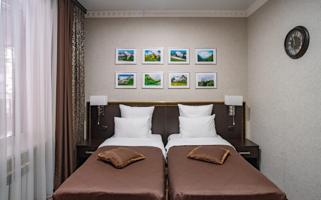 Отель Таурух