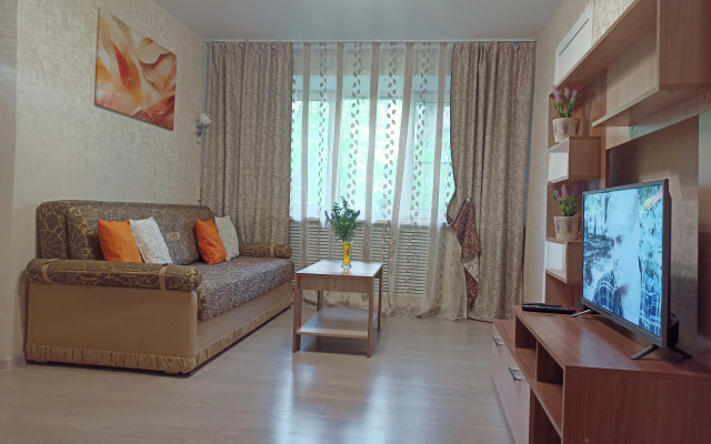 Na Oktyabrya 47a Apartments