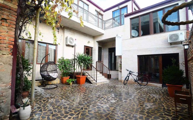 Apart-Otel Friendship House