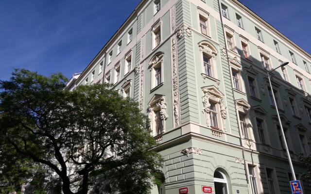 White Home Apart-Hotel