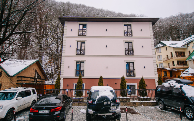 Troyka Apartments