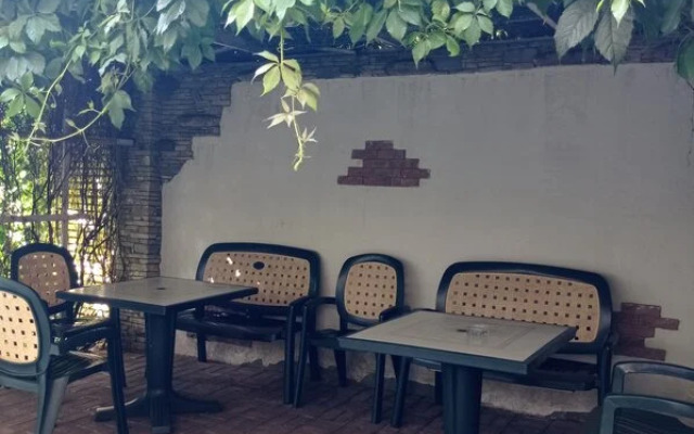 Yava Guest house