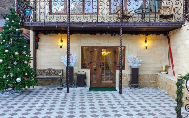 Отель Golden House